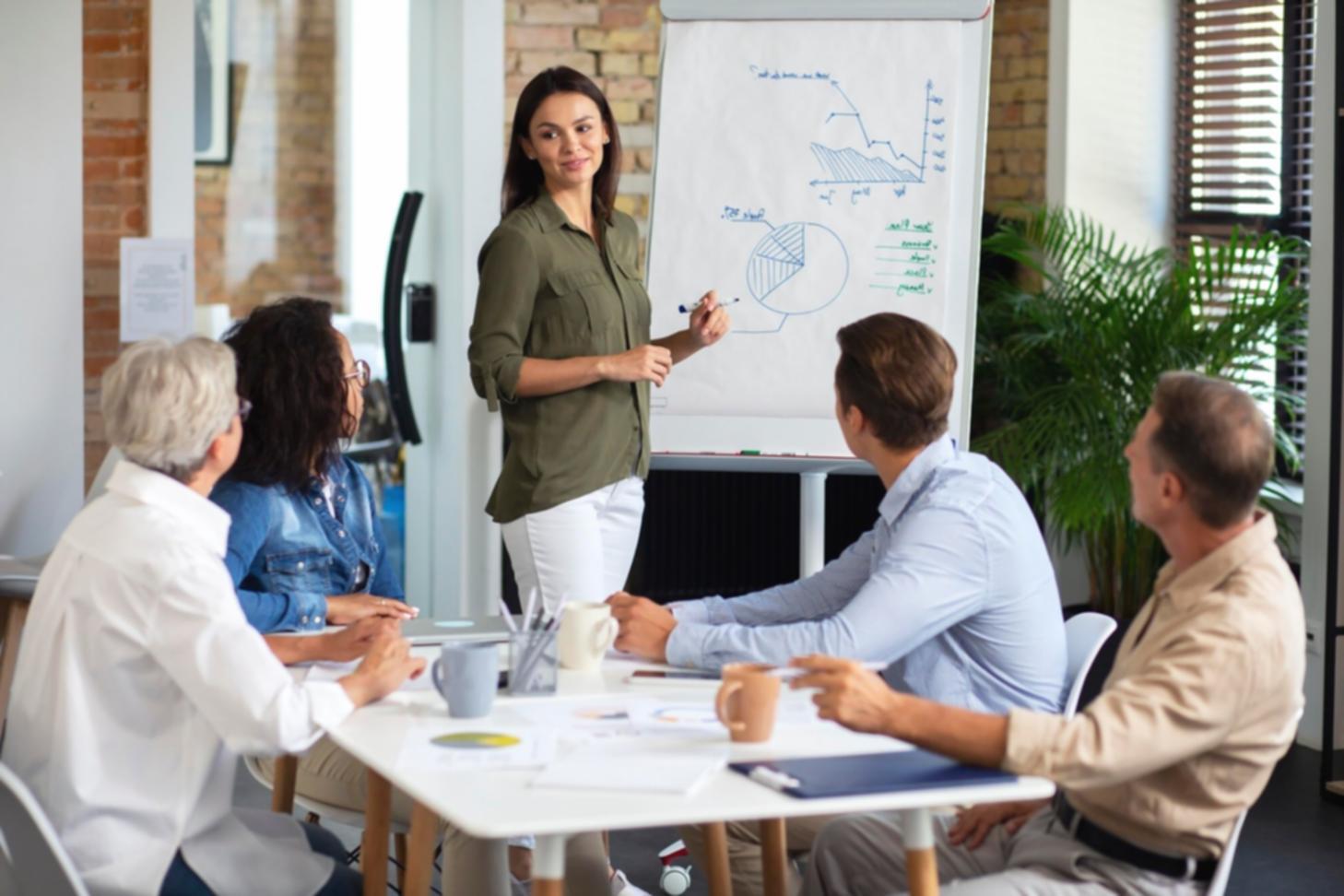 Arbeitsunterlagen und Finanzauswertungen